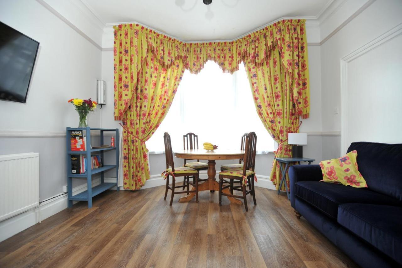 Beechurst Serviced Apartments Cheltenham Buitenkant foto