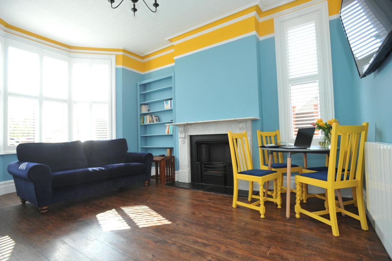 Beechurst Serviced Apartments Cheltenham Buitenkant foto
